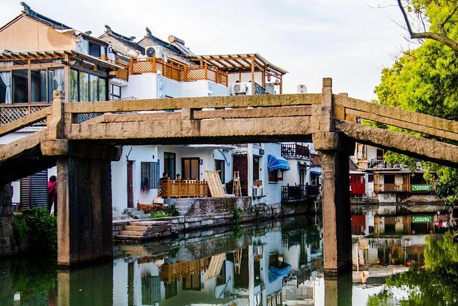 Private Shanghai Layover Tour to Fengjing Water Town with Lunch Option - Who Should Consider This Tour?