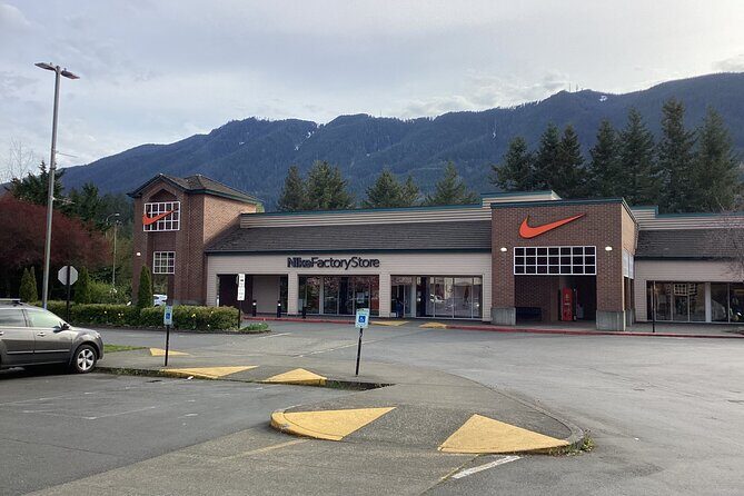 Private Shopping Tour from Seattle to North Bend Premium Outlets - FAQ