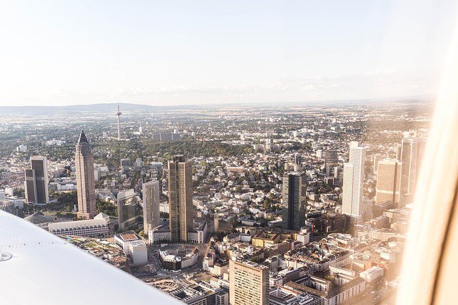 Private Sightseeing Flight above Frankfurt - Private Sightseeing Flight above Frankfurt