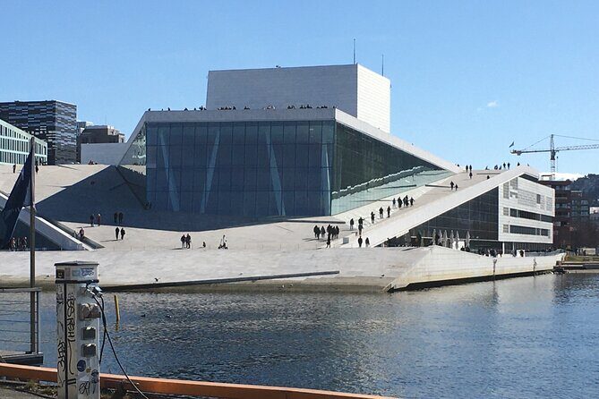 Private sightseeing in a Volvo XC 90 All inclusive museum/guiding - The Experience: What to Expect