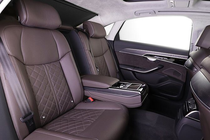 Private sightseeing tour in Hamburg with premium limousines - Why This Tour Stands Out