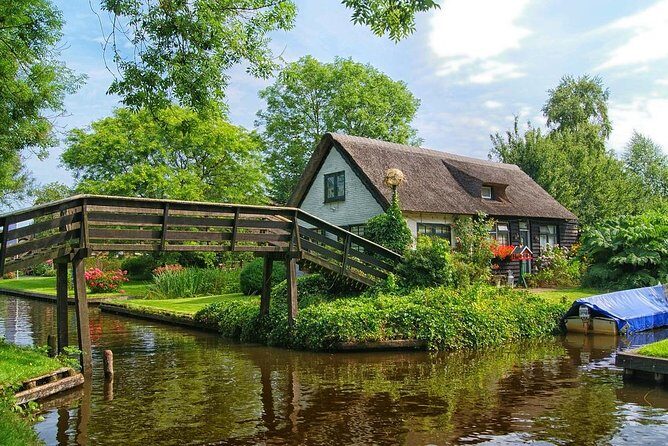 Private Sightseeing Tour to Giethoorn Dutch Venice from Amsterdam - An Introduction to the Tour