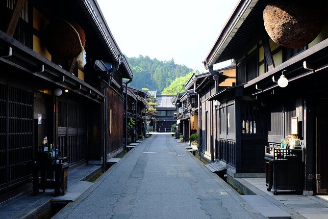 Private Sightseeing Tour to Shirakawago and Takayama from Nagoya - Exploring the Itinerary in Detail