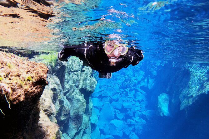 Private Silfra Snorkeling 6 p. group - Meet on Location - with Underwater Photos - The Sum Up