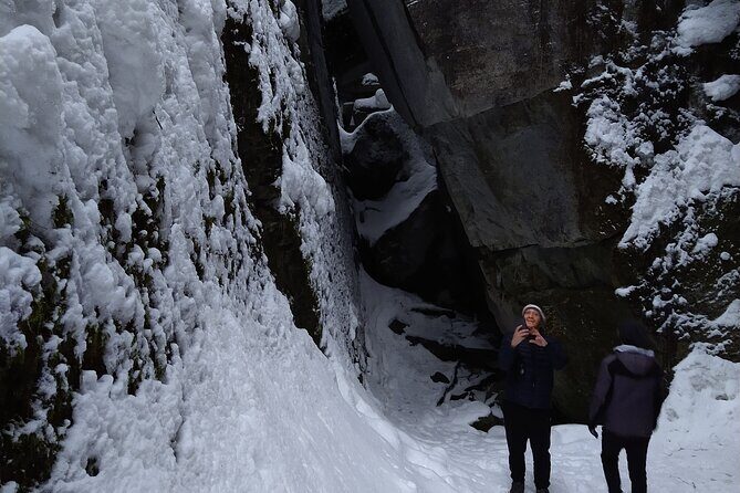 Private Singhampton Caves Snowshoe, Collingwood/Blue Mountain - The Value of the Experience