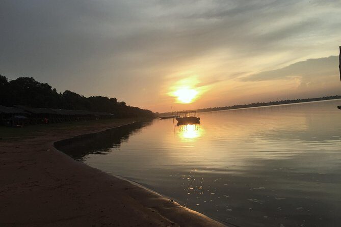 Private Special shows museum city tour by Lexus - Introduction to the Siem Reap Private City Tour