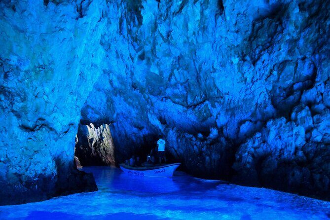 Private Speed Boat Tour to Blue Cave & Pakleni islands - Introduction