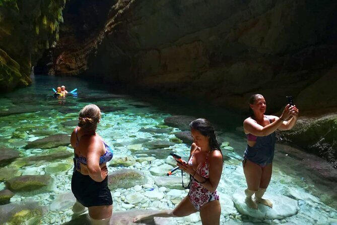Private Speedboat tour to Sakarun Bay and Golubinka cave - Exploring the Itinerary in Detail