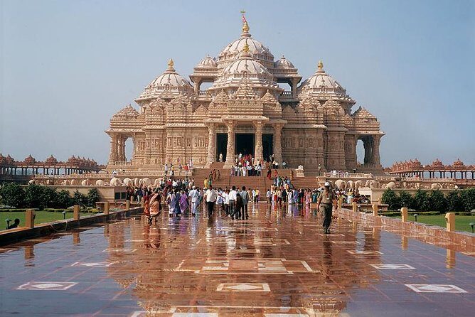 Private Spiritual Tour: Akshardham Temple, Lotus Temple & ISKCON in South Delhi - Starting at Swaminarayan Akshardham: India’s Largest Temple Complex