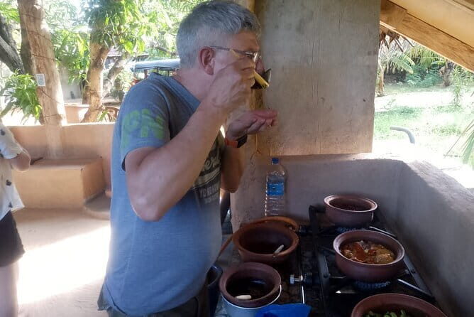 Private Sri Lankan Cooking Class with Lunch - Key Points