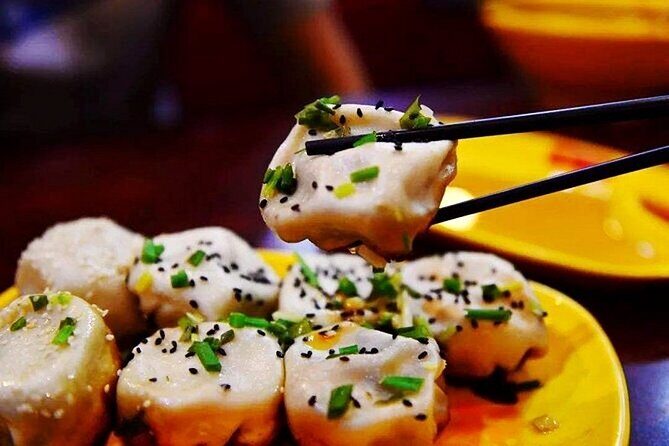 Private Street Food Walking Tour with Shanghai Tower Option - Key Points