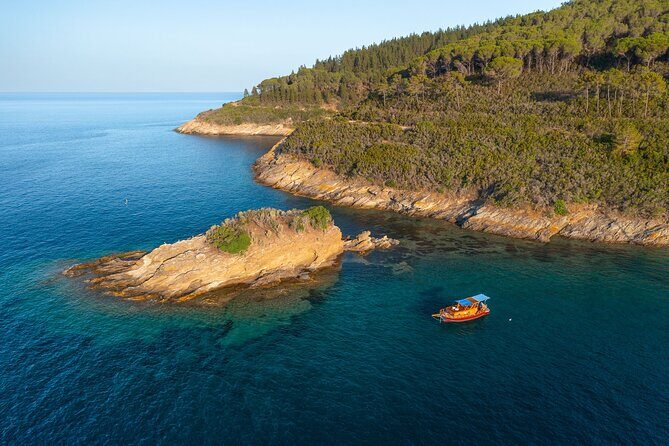 Private Sunset Tour in a Vintage Gozzo on Elba Island - A detailed look at the experience