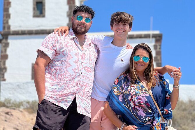 Private Tailormade Tour in Santorini Island with Local Driver - Scenic Viewpoints: Lighthouse and Pyrgos