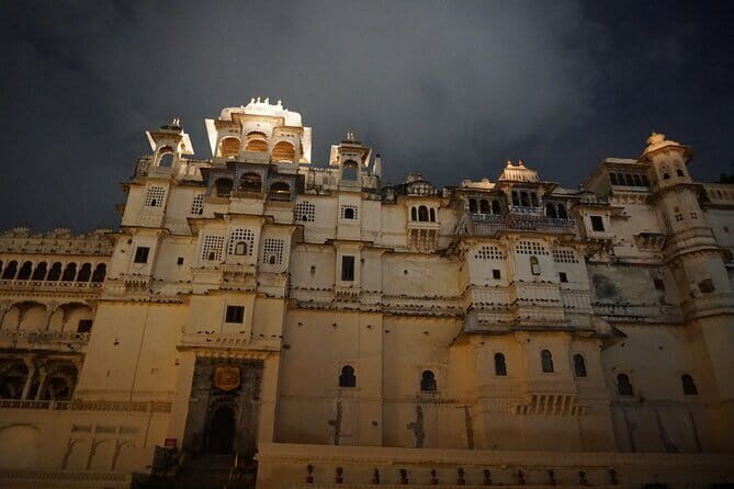 Private Taj Mahal & Agra Tour by Superfast Train - FAQ