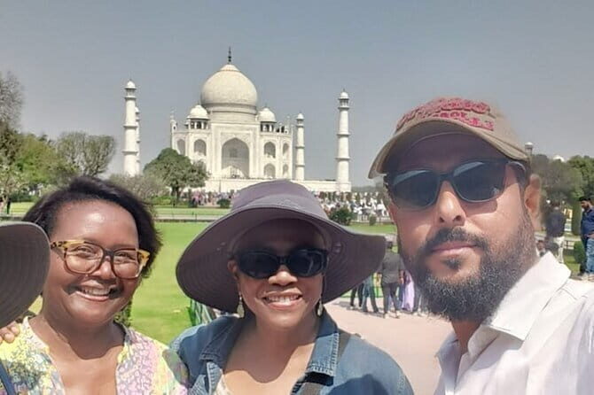 Private Taj Mahal and Agra Fort Same Day Tour from Delhi by Car - The Experience: A Day in Agra from Delhi