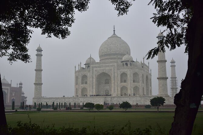 Private Taj mahal and Fatehpur Sikri Tour From Delhi - The Experience: What Real Travelers Say