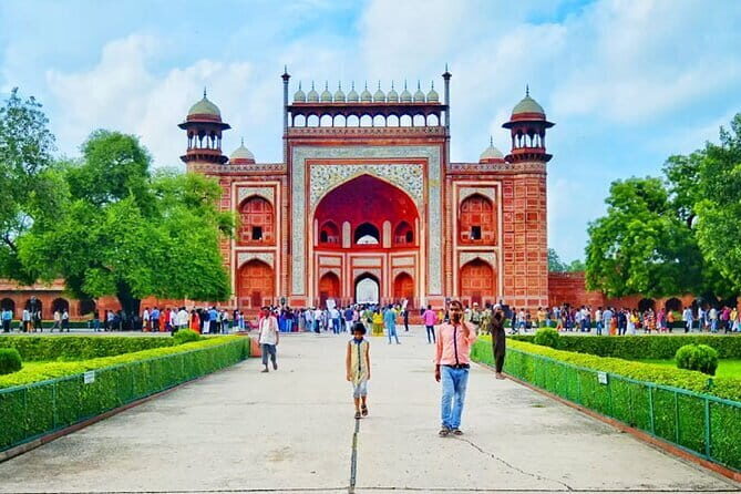 Private Taj Mahal at Sunrise and Agra Day Tour from Delhi - Exploring Agra Fort: Mughal Grandeur