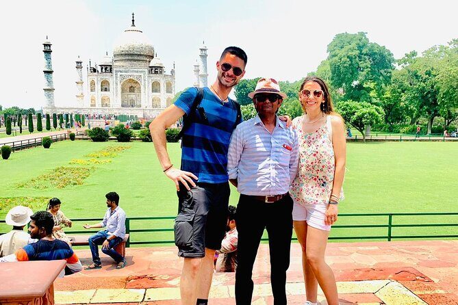 Private Taj Mahal Sunrise and Agra Fort Tour from Delhi By Car - Arriving in Agra: Beating the Crowds with an Early Start