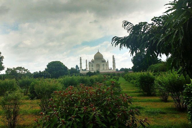 Private Taj Mahal Sunrise Tour Ex Delhi - Agra Fort: A Fortress of History