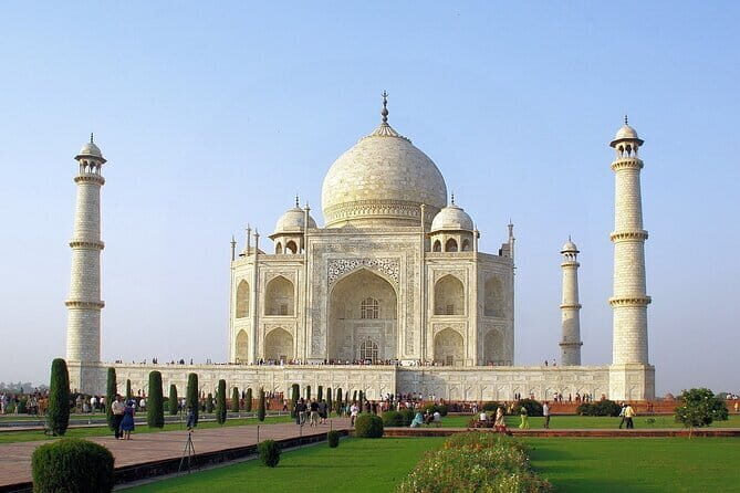Private Taj Mahal Tour From Delhi by Gatimaan Express Train - First Stop: The Taj Mahal
