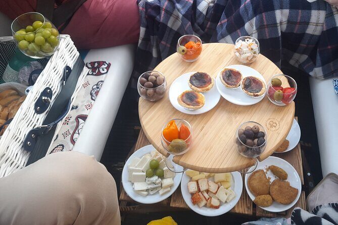 Private tapas tuk tuk tour through Lisbon - Key Points