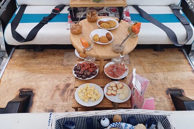 Private tapas tuk tuk tour through Lisbon - FAQ