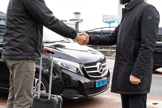 Private Taxi Airport Transfer to or from Schiphol Airport (AMS) - Key Points