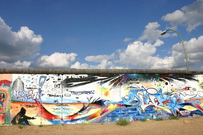 Private Taxi Tour of Berlin East and West and Neighbourhood approx. 4-6h - Key Points