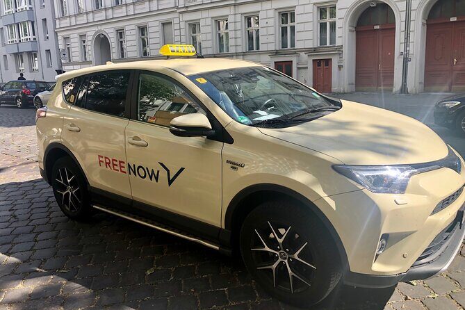 Private Taxi Tour of City East History and Architecture 2-3h - Exploring Berlin in Style: An In-Depth Look at the Private Taxi Tour