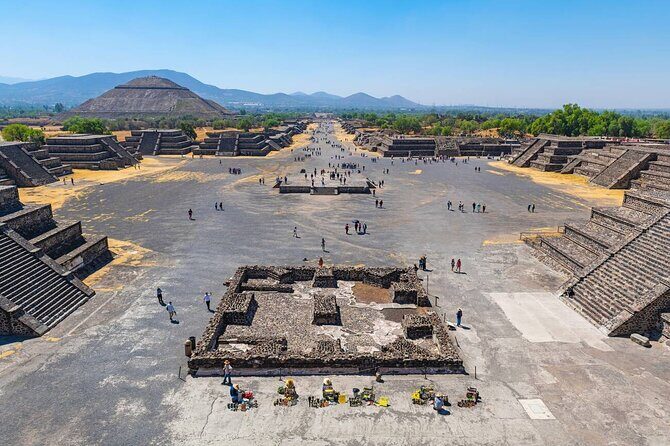 Private Teotihuacán Pyramids and Xochimilco Day Tour - Authentic Experiences and Unique Highlights