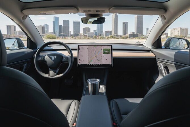 Private Tesla Transfer from PHX Airport to Phoenix Area Hotels - The Experience: From Airport to Hotel