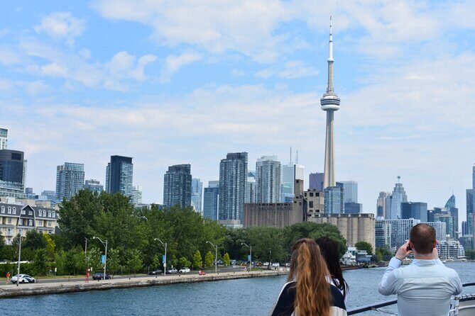 Private Toronto City Tour with Boat and CN Tower - Discovering the Heart of Toronto in Comfort