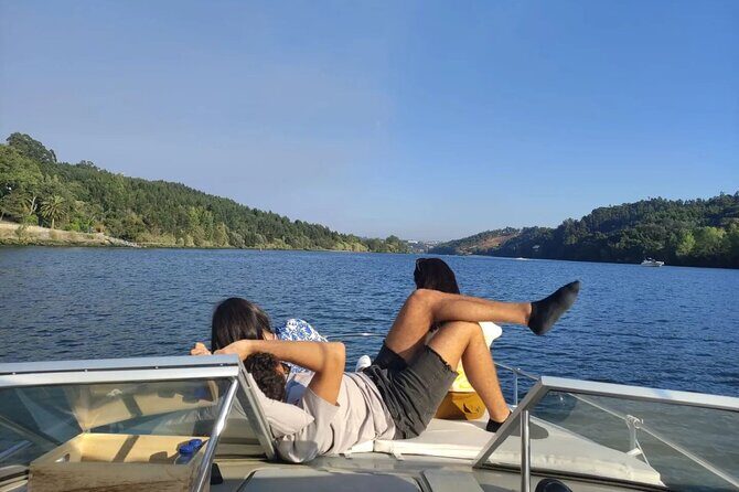 Private Tour 6 Bridges and Douro 2h opt. sunset, group price up to 6px - FAQs
