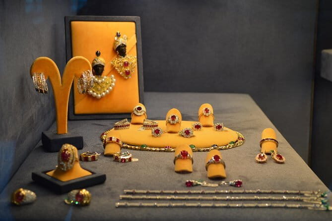 Private Tour Around Local Handcrafts - A Closer Look at the Experience