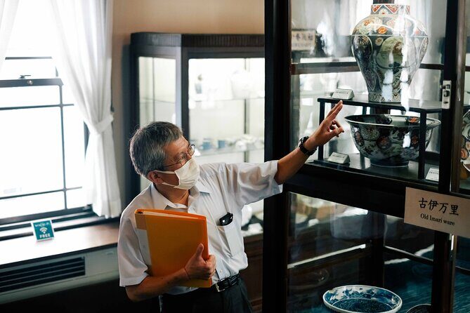 Private Tour at Award Winning Art and VIP Room - Key Points