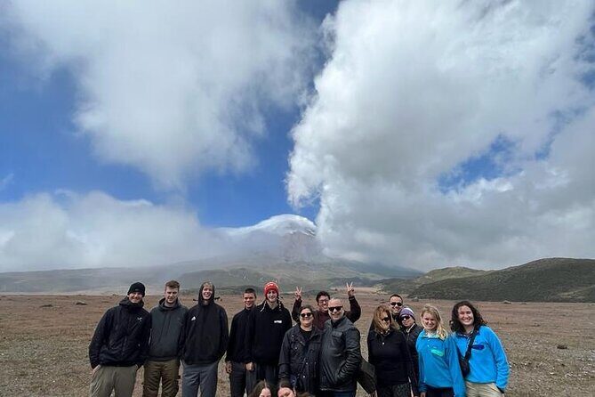 Private tour at Cotopaxi and Quilotoa one day include paint class - Key Points