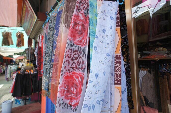 Private tour Bat Trang ceramic village - Van Phuc silk village with local meals - An in-depth look at the tour experience