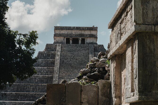 Private Tour Chichen Itza, Izamal , Cenote and Sabor Yucateco - Exploring Izamal: The Yellow City
