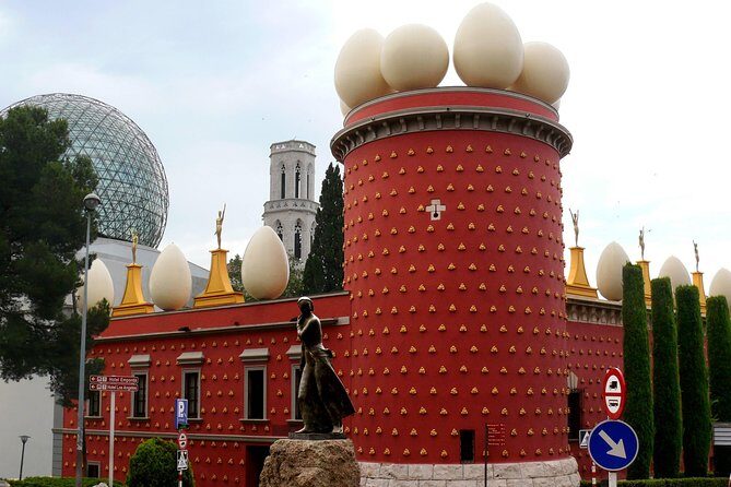 Private tour: Dali Museum in Figueres and Púbol Tour with Hotel pick-up - Starting from Barcelona: Comfort and Convenience