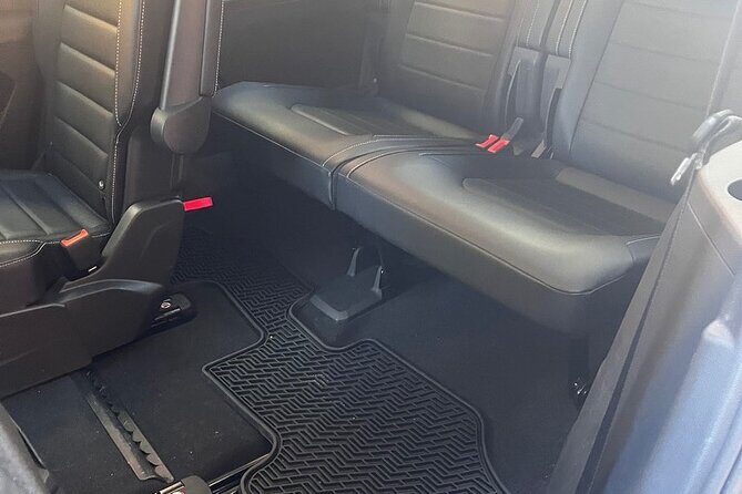 Private Tour DE Montreal EN Car with Certified Guide - Exploring the Montreal Experience in Detail