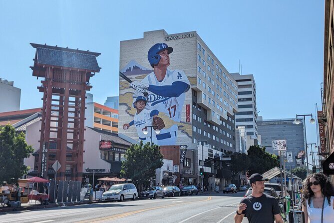 Private Tour Downtown to the Hollywood Sign in a 1965 Mustang - Who Will Love This Tour?