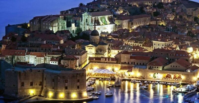 Private Tour: Evening Stroll through the Old Town DU (90min) - The Experience in Detail