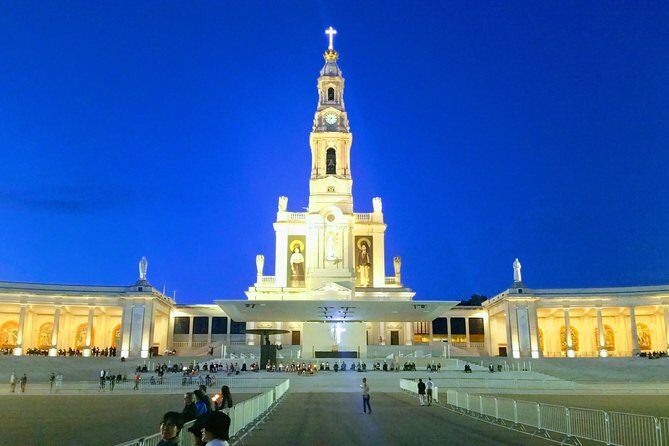 Private Tour: Fátima, Nazaré and Óbidos - Key Points