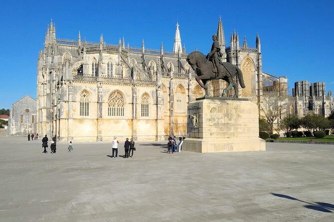 Private tour for 1 to 8 people: Fátima, Batalha, Nazaré and Óbidos - Practical Details and What You Can Expect