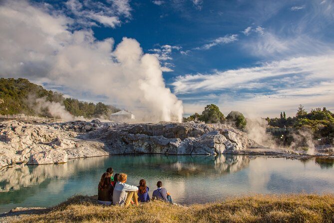 Private Tour From Auckland to Rotorua & Waitomo Glowworm Caves, Small group - Key Points