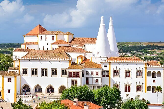 PRIVATE Tour From Lisbon: SINTRA & Cascais - A 4-hour Adventure - Key Points