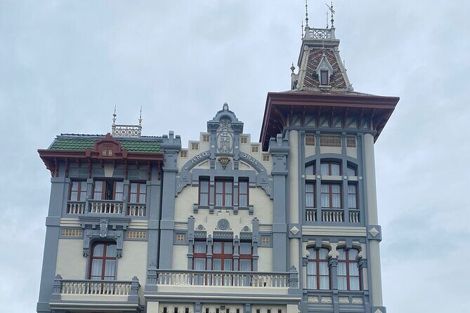 Private Tour from Oviedo to Covadonga, lakes, & sailors villages - A Deep Dive into the Experience