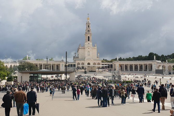 Private Tour Full Day Fátima - Porto - Óbidos - from Lisbon - An In-Depth Look at the Itinerary