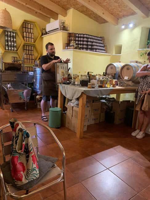 Private tour Gin, Honey and Wine, Discover Korcula - Key Points