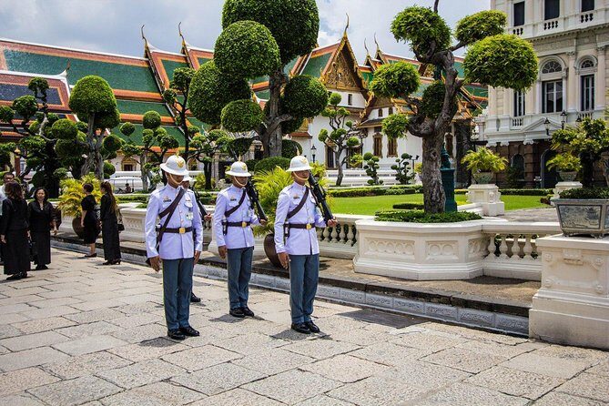 Private Tour : Grand Palace and Emerald Buddha Temple - What Do Reviewers Love Most?
